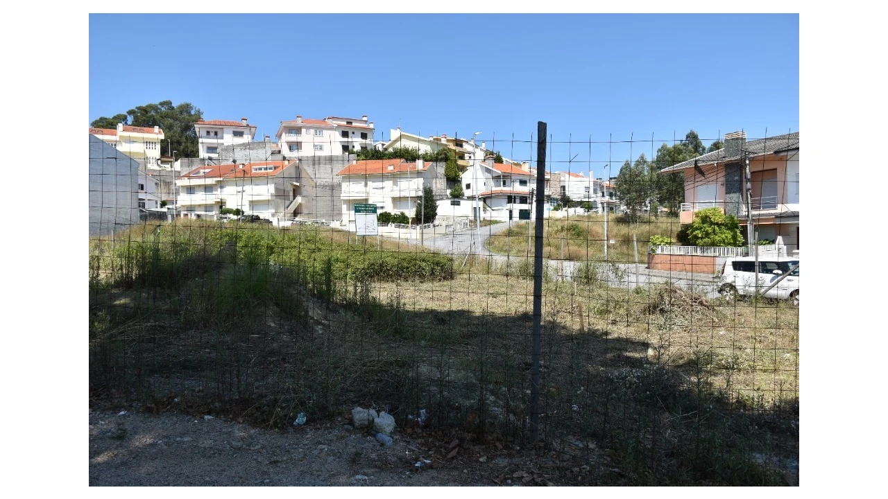 Terreno para Venda em Fânzeres e São Pedro da Cova Foto 9