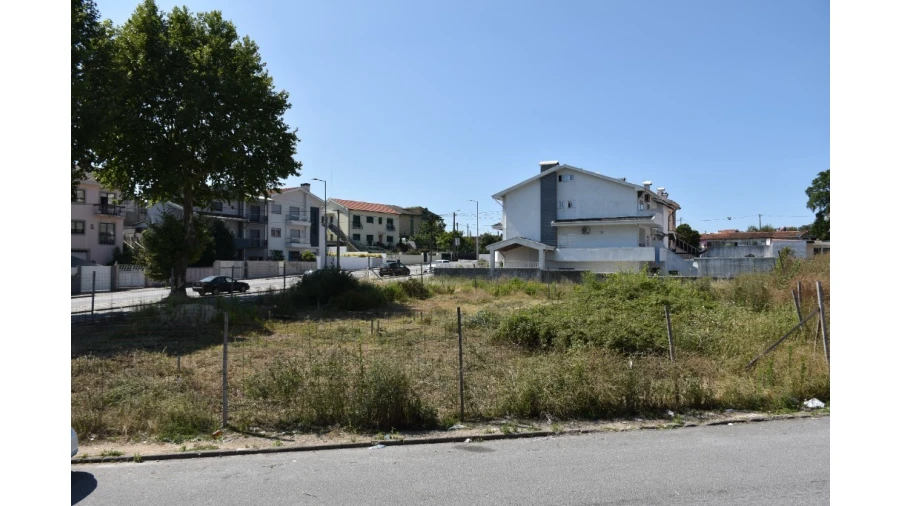 Terreno para Venda em Fânzeres e São Pedro da Cova Foto 4