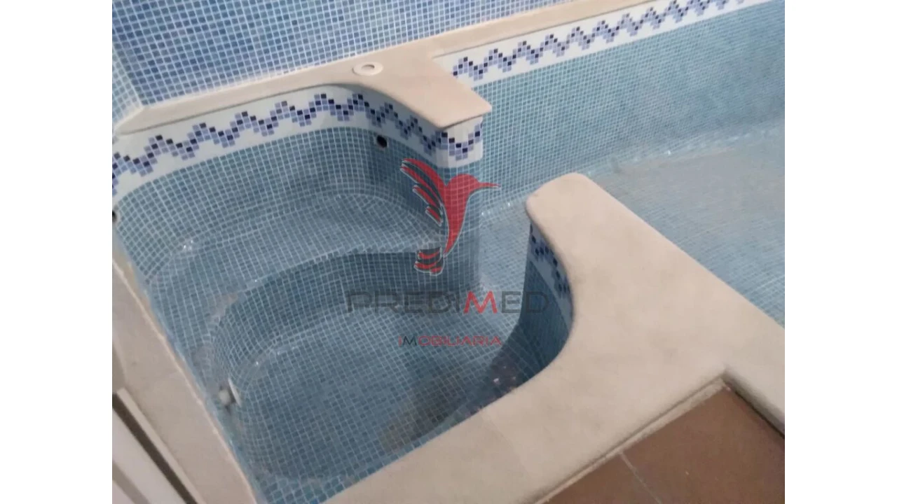 Moradia T4 para Venda em Quelfes Foto 19