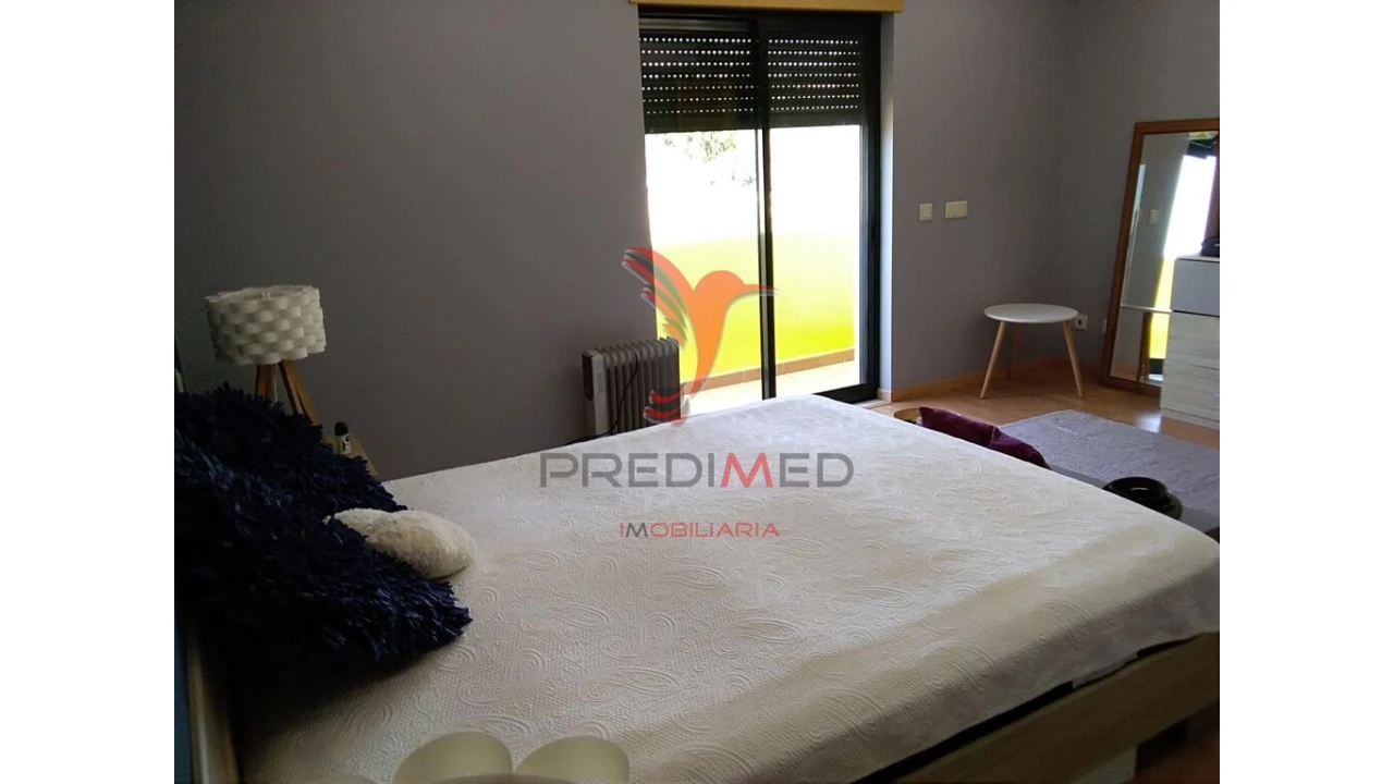 Moradia T4 para Venda em Quelfes Foto 10