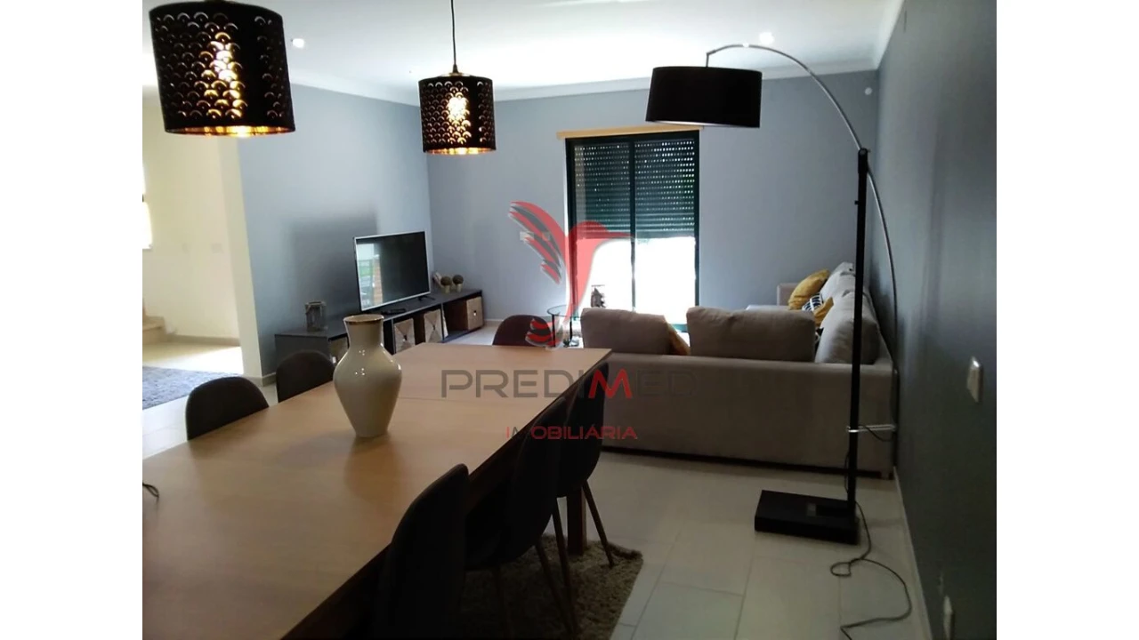 Moradia T4 para Venda em Quelfes Foto 14