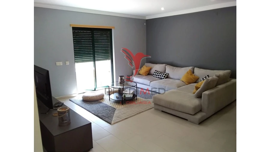 Moradia T4 para Venda em Quelfes Foto 16