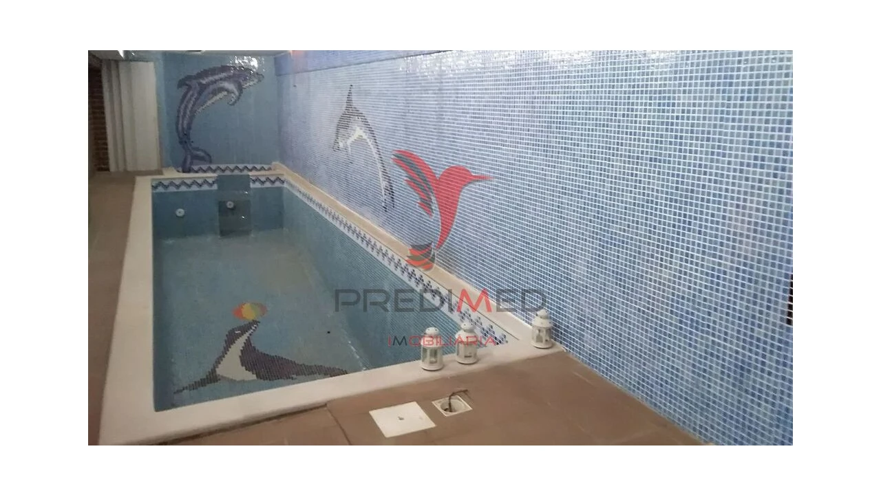 Moradia T4 para Venda em Quelfes Foto 3