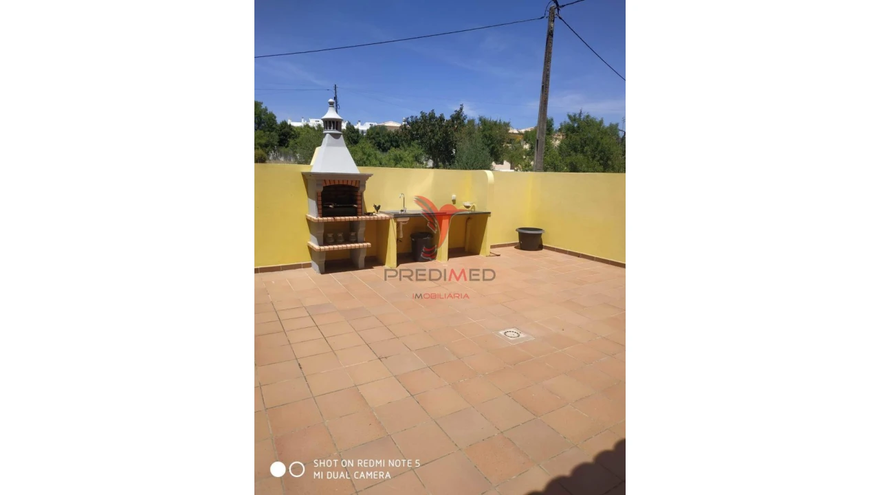 Moradia T4 para Venda em Quelfes Foto 20