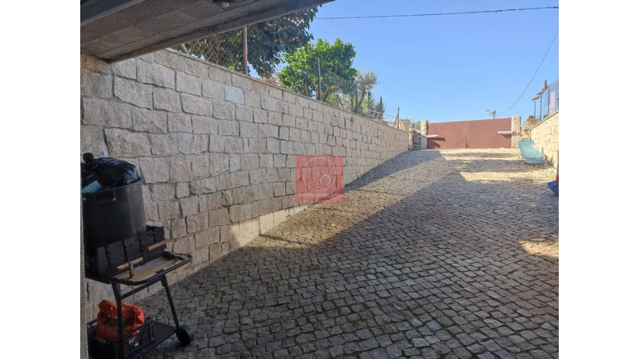 Moradia T4 para Venda em Parada do Bispo e Valdigem Foto 8