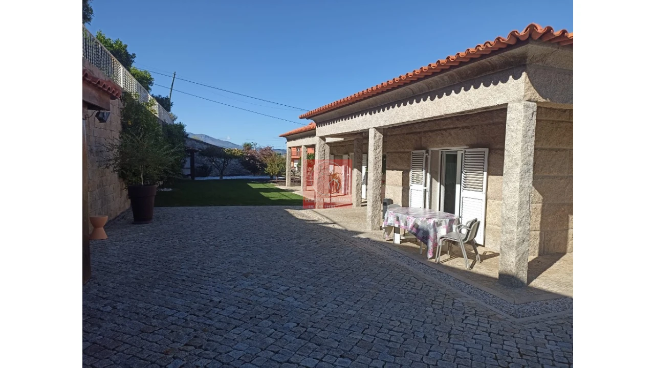 Moradia T4 para Venda em Parada do Bispo e Valdigem Foto 1