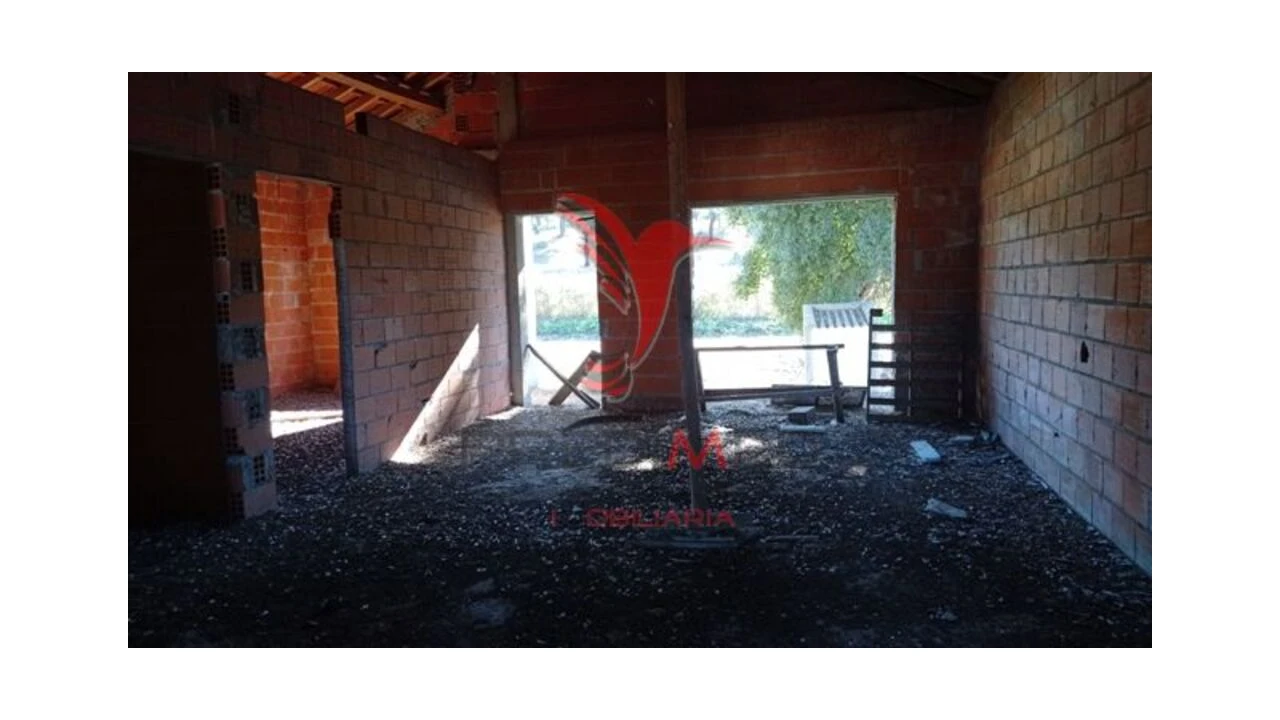 Moradia T3 para Venda em Couço Foto 11