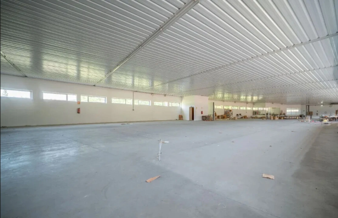 Armazém para Venda em Ronfe Foto 2