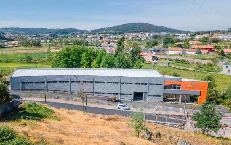 Armazém para Venda em Ronfe Foto 1