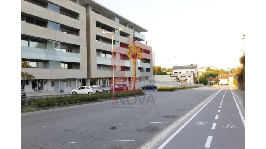 Loja para Venda em Vila Verde e Barbudo