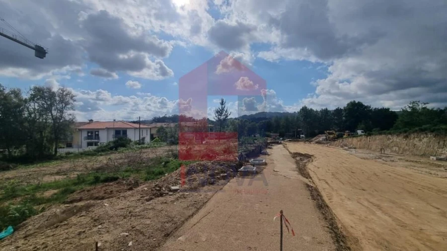 Terreno para Venda em Loureira Foto 6