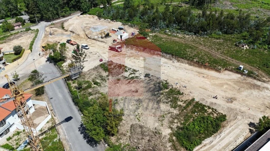 Terreno para Venda em Loureira Foto 1