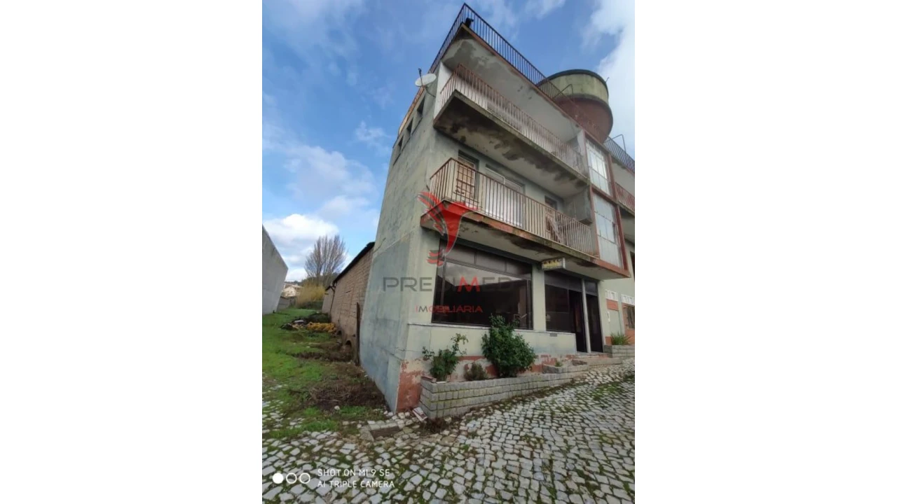 Armazém para Venda em Caxarias Foto 1