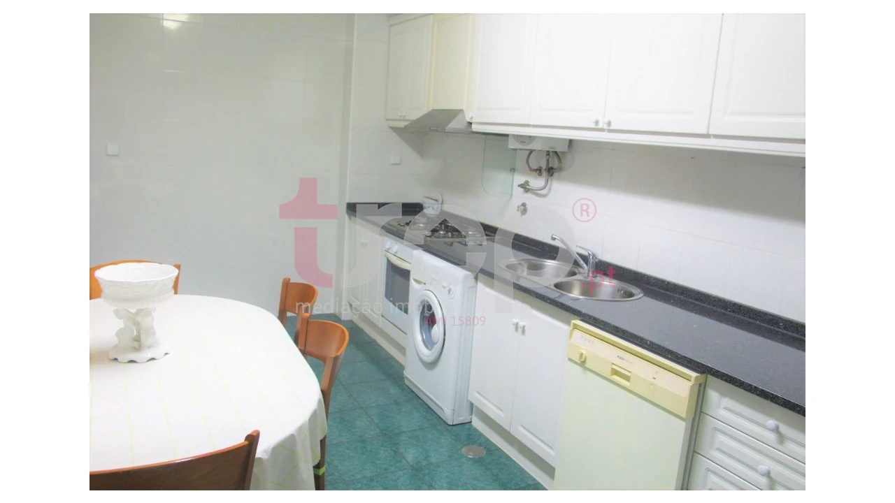 Apartamento T2 para Venda em Arcozelo Foto 5