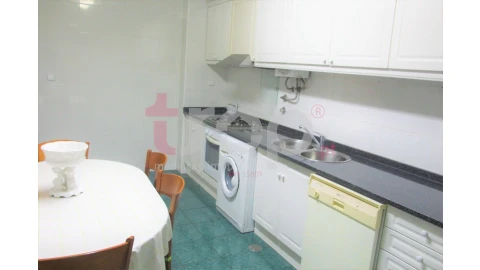 Apartamento T2 para Venda em Arcozelo