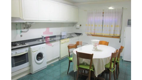 Apartamento T2 para Venda em Arcozelo
