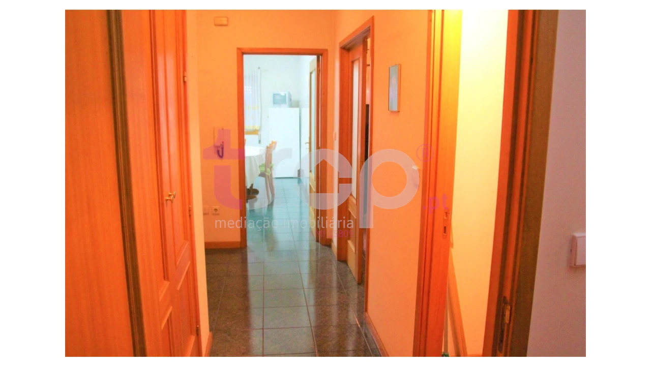 Apartamento T2 para Venda em Arcozelo Foto 9