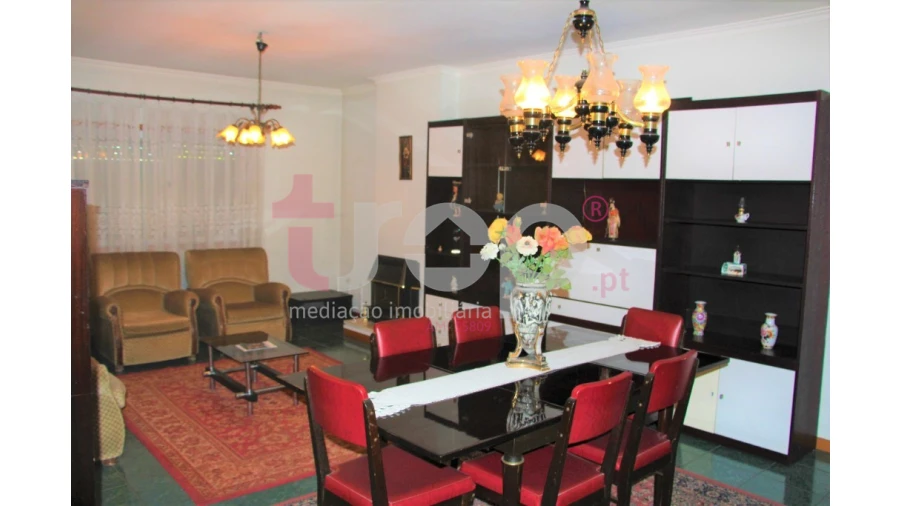 Apartamento T2 para Venda em Arcozelo Foto 6