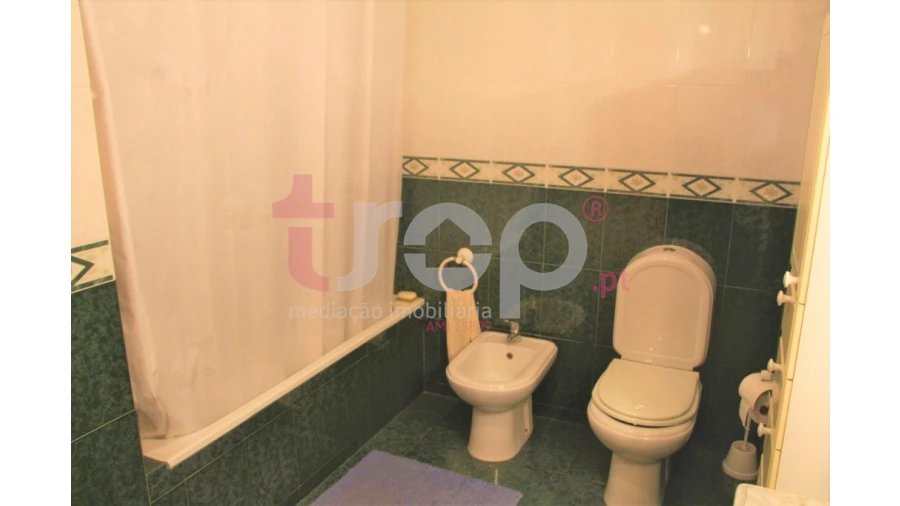 Apartamento T2 para Venda em Arcozelo Foto 11