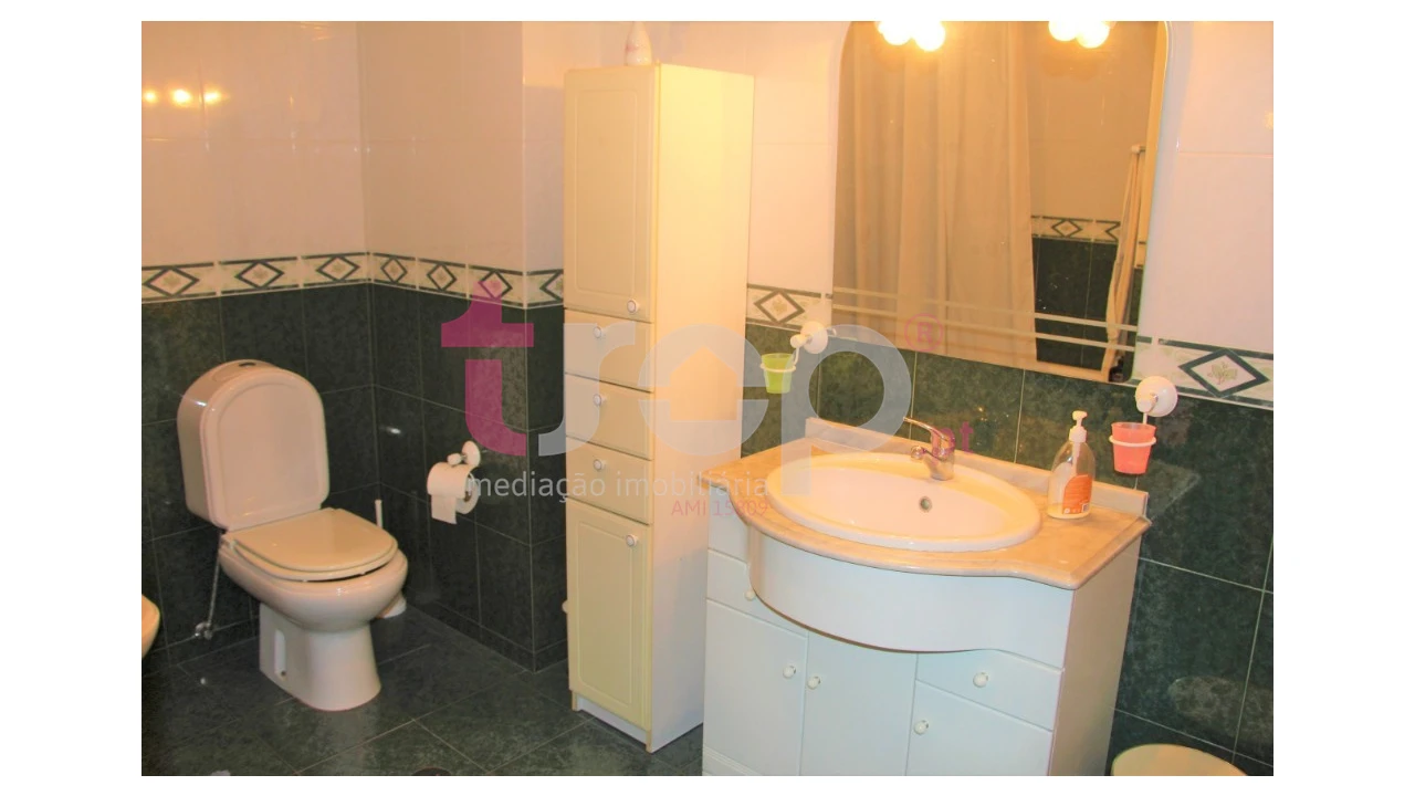 Apartamento T2 para Venda em Arcozelo Foto 10