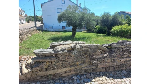 Terreno para Venda em Cebolais de Cima e Retaxo