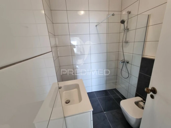 Apartamento T3 para Venda em Portimão Foto 17