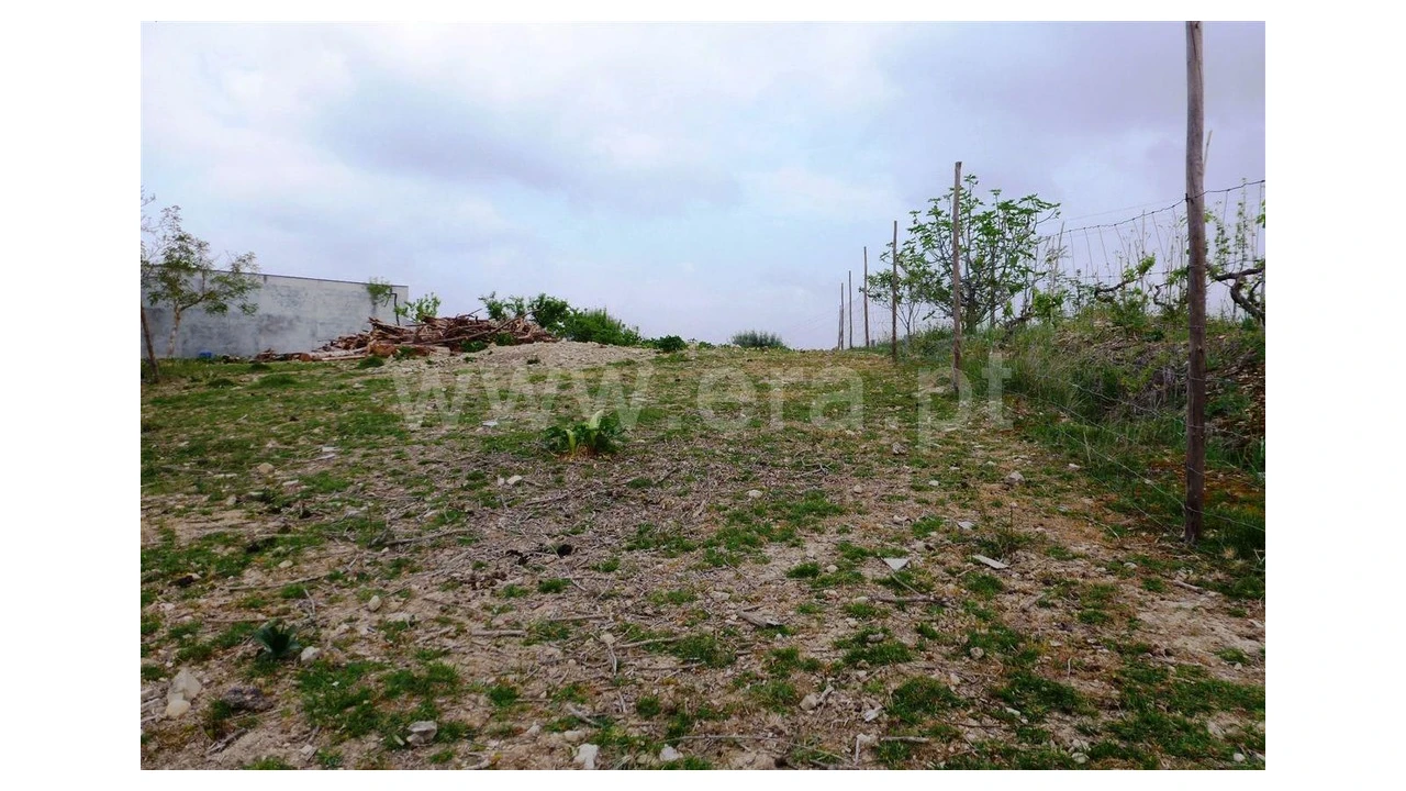 Terreno para Venda em Almalagues Foto 1