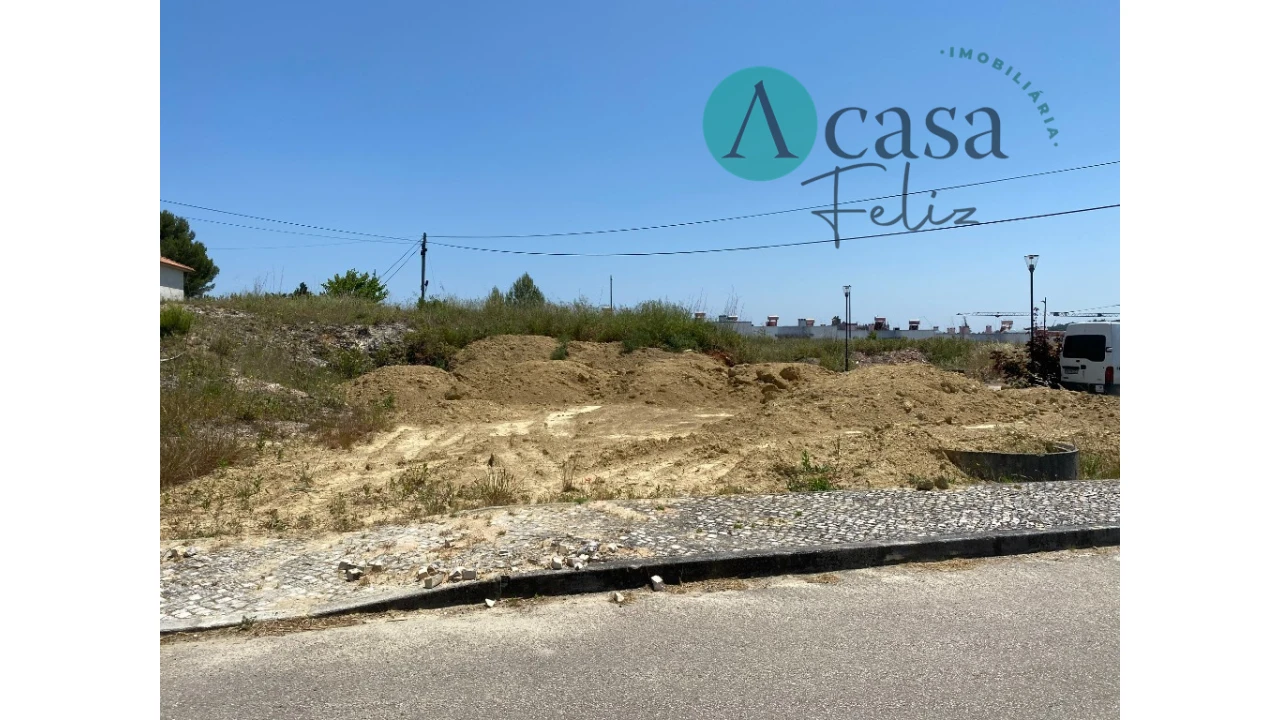 Terreno para Venda em Serra e Junceira Foto 1