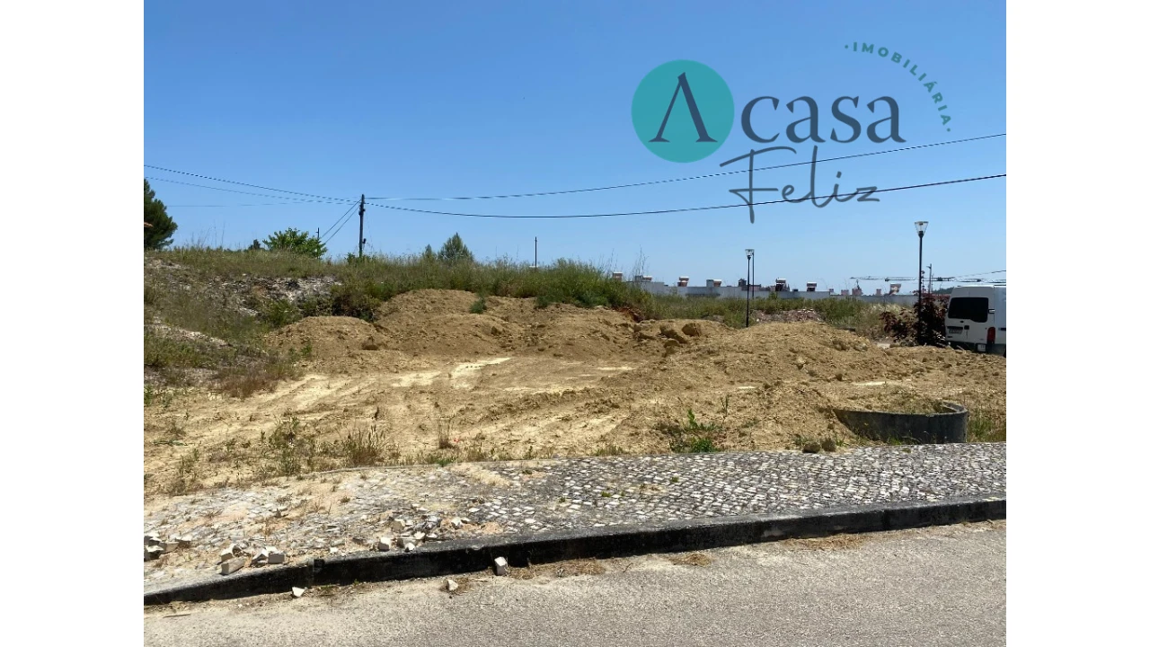 Terreno para Venda em Serra e Junceira Foto 2