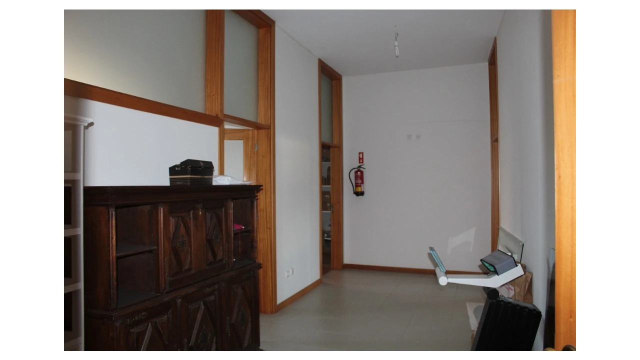 Escritório para Arrendamento em Arcos de Valdevez (São Paio) e Giela Foto 2