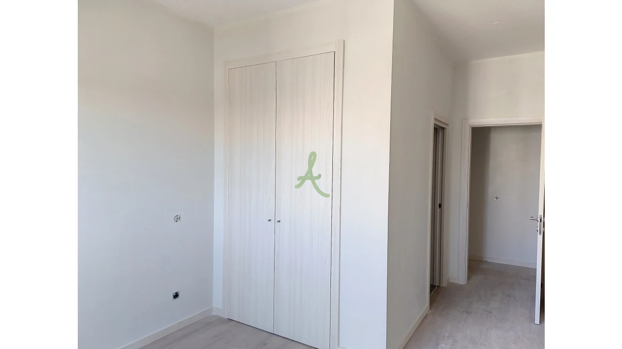 Apartamento T4 para Venda em Portimão Foto 22