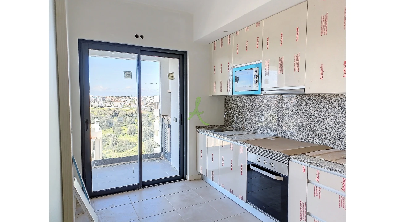 Apartamento T4 para Venda em Portimão Foto 6