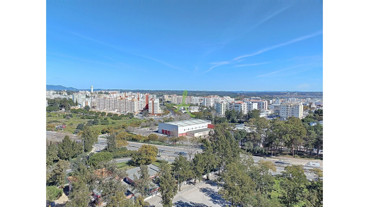 Apartamento T4 para Venda em Portimão Foto 2