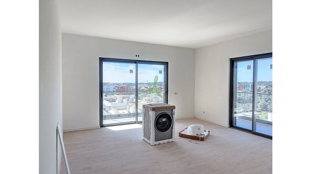 Apartamento T4 para Venda em Portimão Foto 7