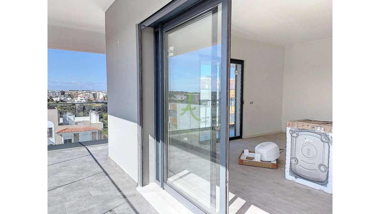 Apartamento T4 para Venda em Portimão Foto 10