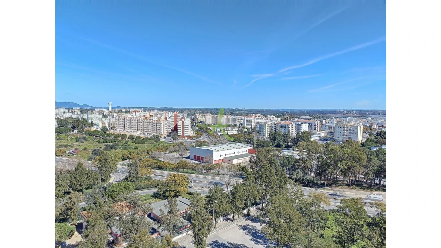 Apartamento T4 para Venda em Portimão Foto 2