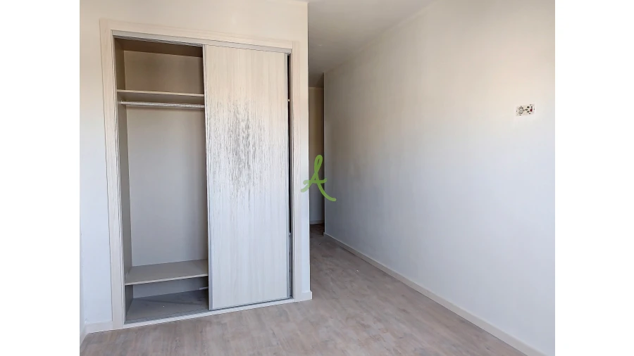Apartamento T4 para Venda em Portimão Foto 16
