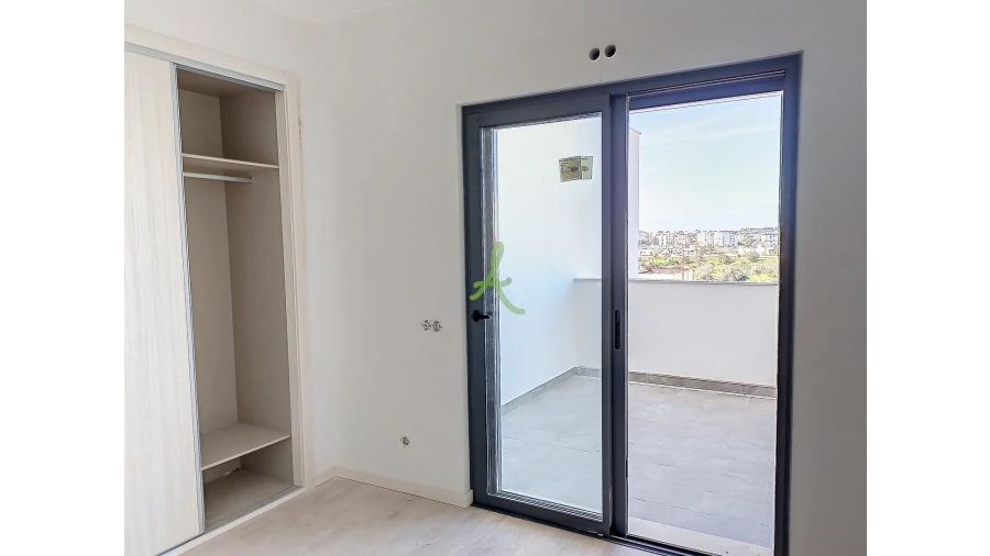 Apartamento T4 para Venda em Portimão Foto 12