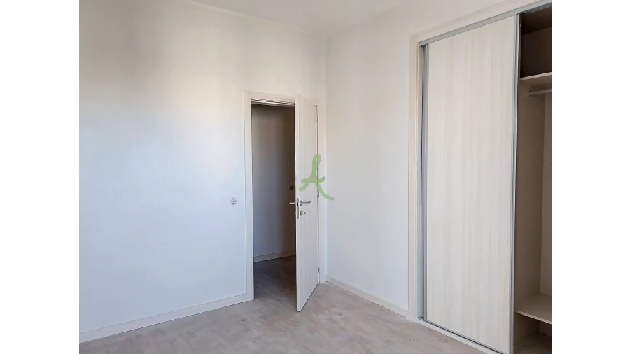 Apartamento T4 para Venda em Portimão Foto 14