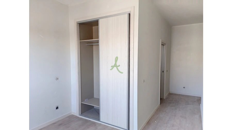 Apartamento T4 para Venda em Portimão Foto 17