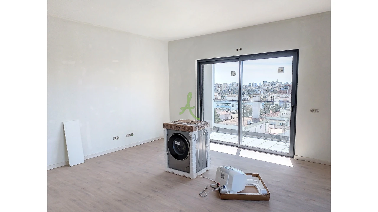 Apartamento T4 para Venda em Portimão Foto 8