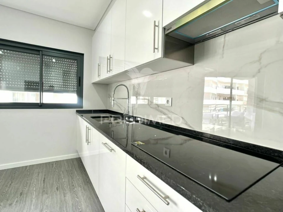 Apartamento T3 para Venda em Quelfes Foto 13