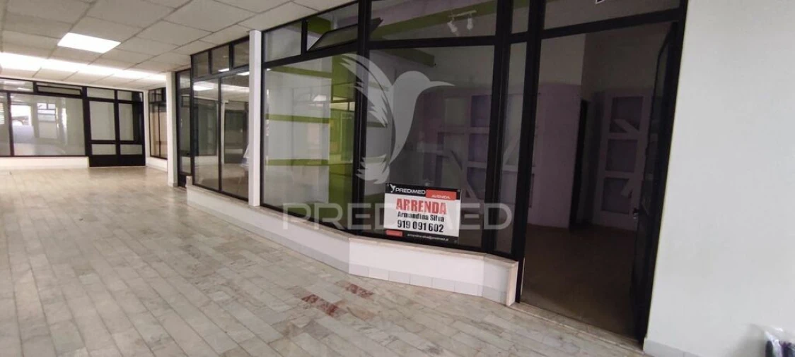 Loja para Arrendamento em Freixianda, Ribeira do Fárrio e Formigais Foto 1