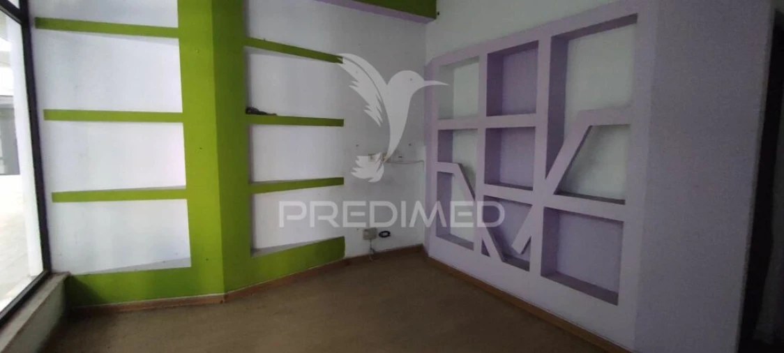 Loja para Arrendamento em Freixianda, Ribeira do Fárrio e Formigais Foto 4