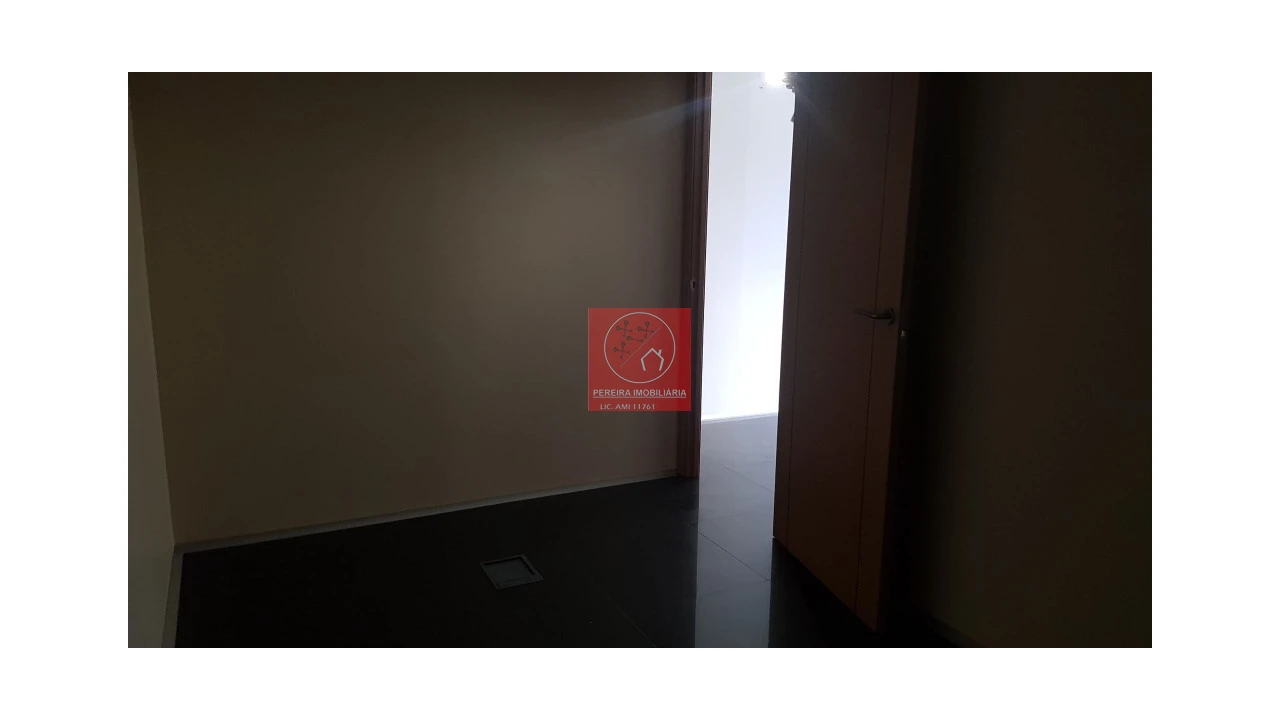 Loja para Venda em Vila Nova de Famalicão e Calendário Foto 1