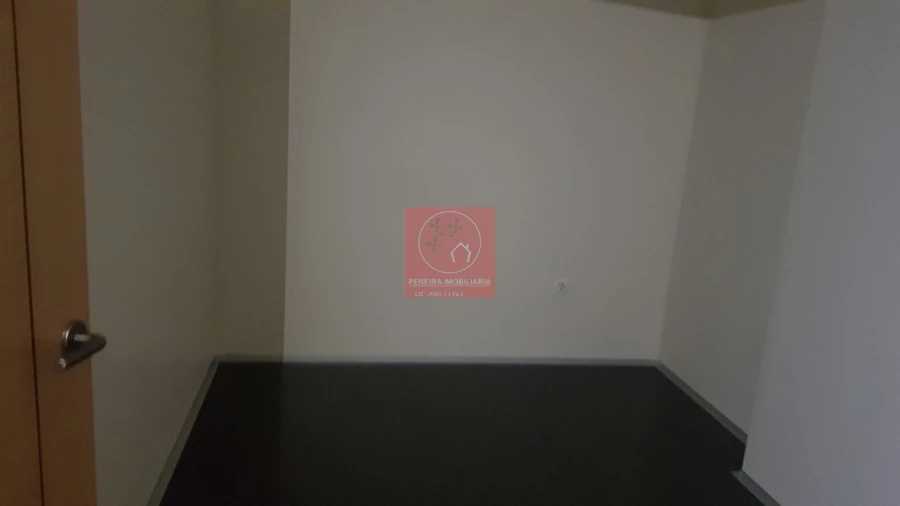 Loja para Venda em Vila Nova de Famalicão e Calendário Foto 2