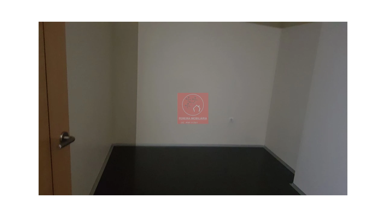 Loja para Venda em Vila Nova de Famalicão e Calendário Foto 2