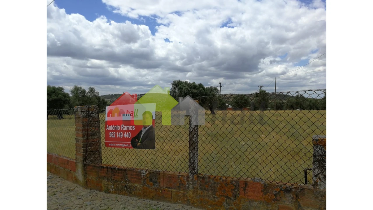Terreno para Venda em Alcaçovas Foto 1