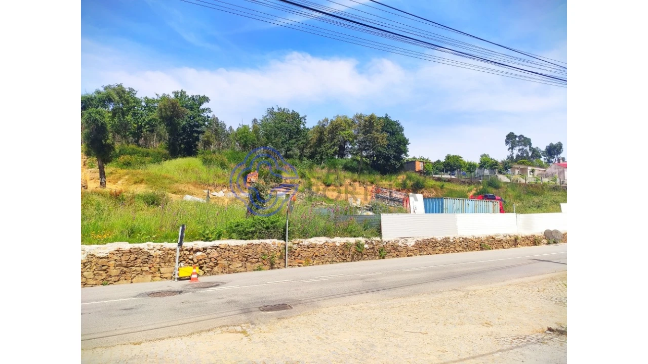 Terreno para Venda em Alfena Foto 2