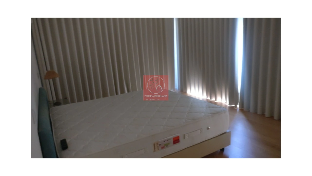 Moradia T4 para Venda em Fontelas Foto 10